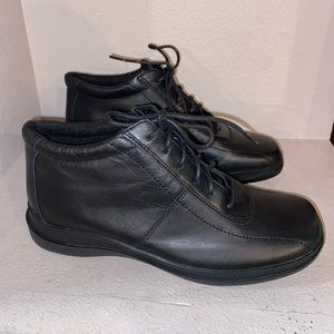 Laced Bootie Style - Easy Spirit Upbeatt Black Leather